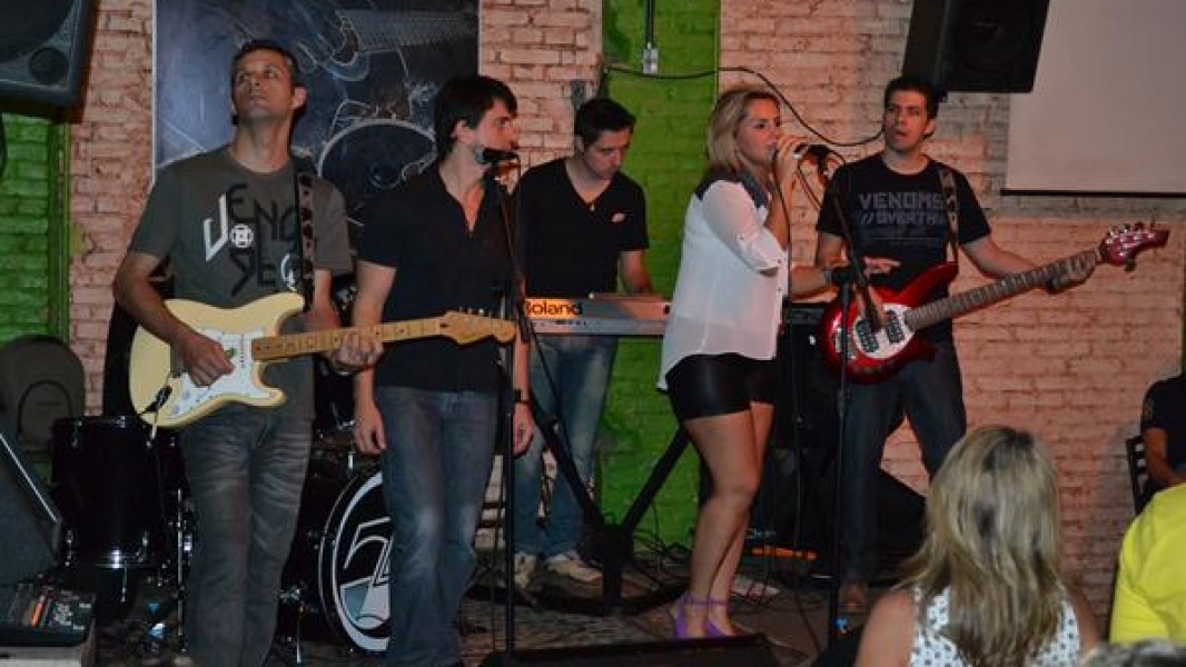 Show Villa pizza Bar